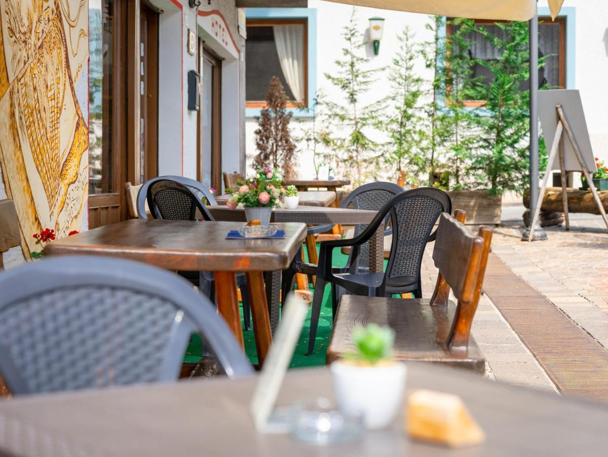 אלגה Hotel Alle Alpi מראה חיצוני תמונה