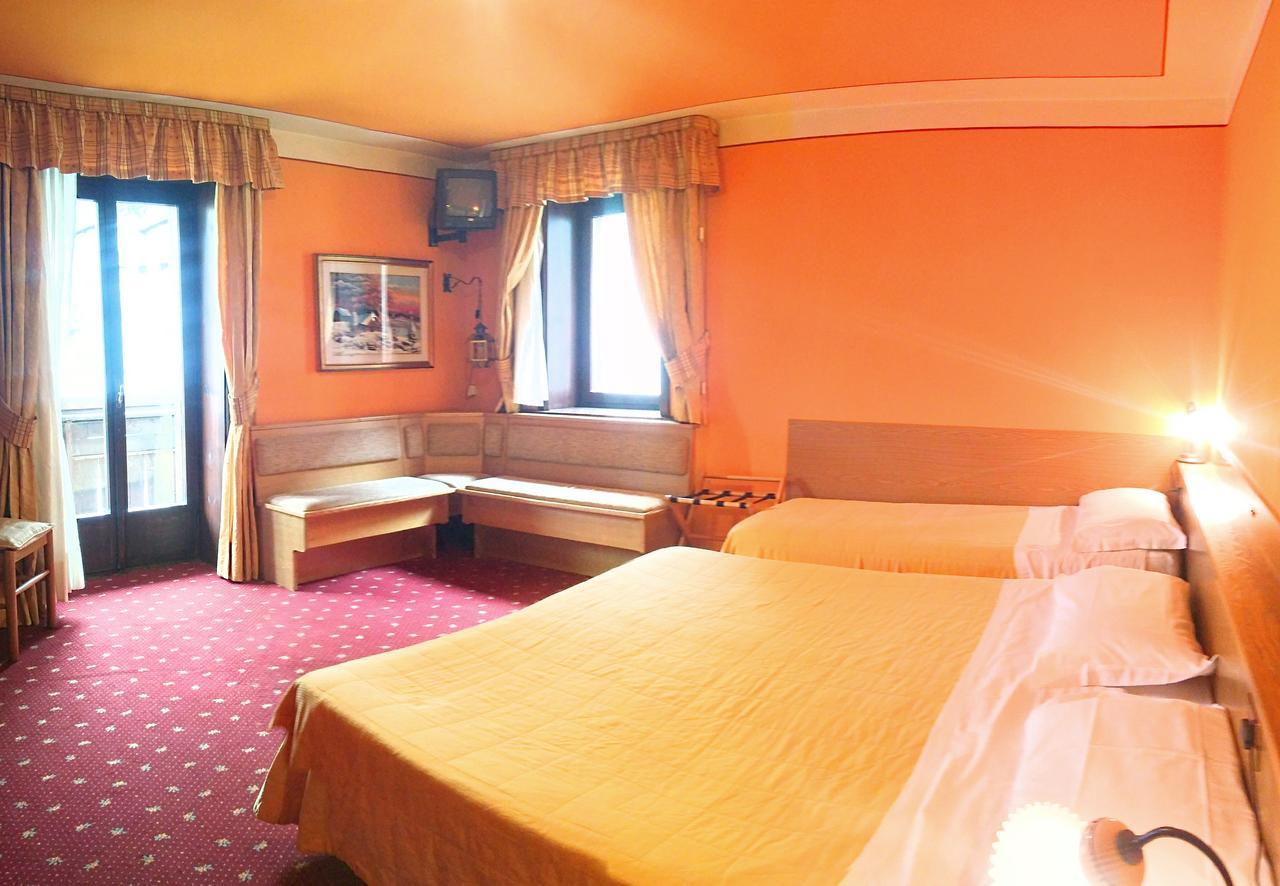 אלגה Hotel Alle Alpi מראה חיצוני תמונה